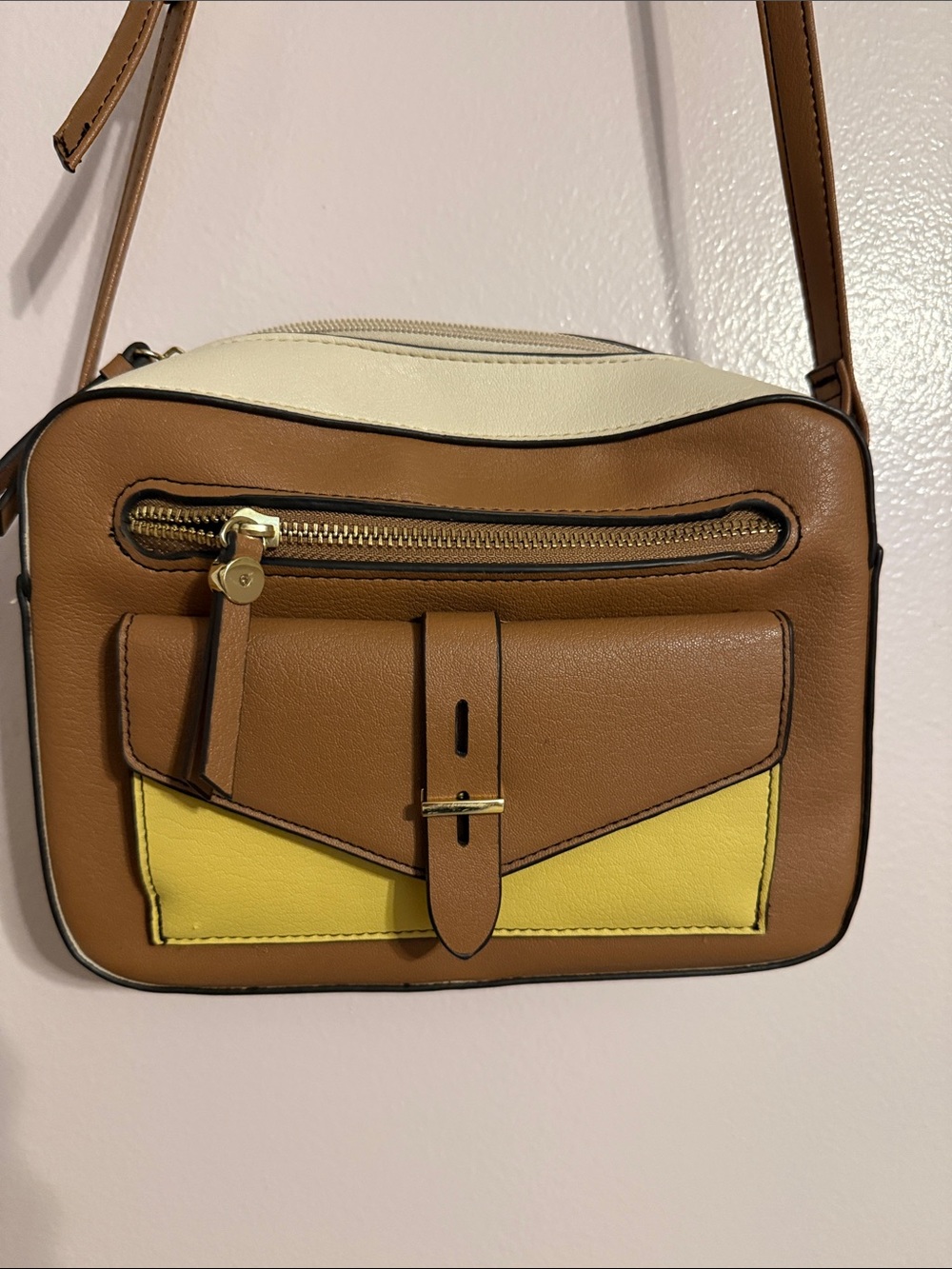 Liz Claiborne Crossbody Bag in Brown, Yellow & Cream - Stylish Everyday